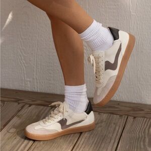 Dolce Vita Notice Grey Sneakers 9